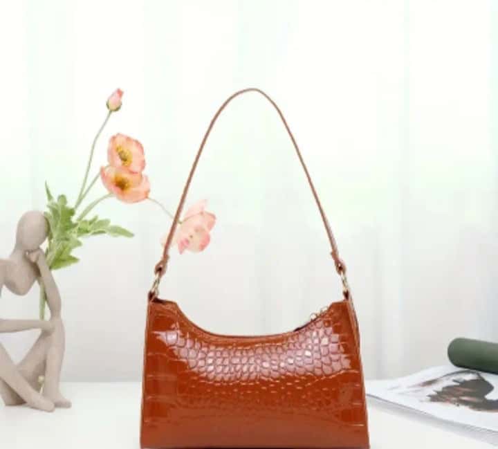 Stylish Crocodile Shoulder - Quill
