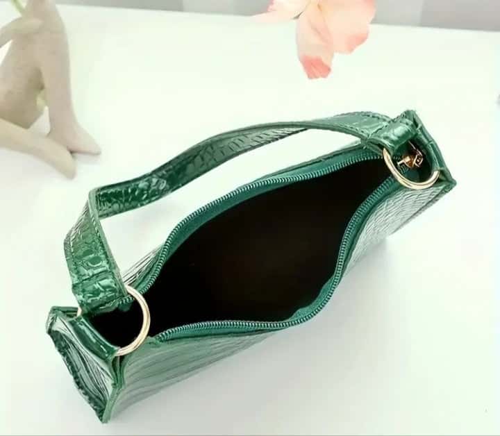 Stylish Crocodile Shoulder - Quill